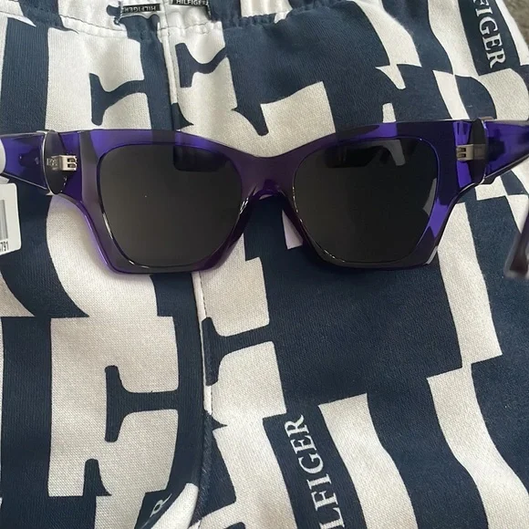 COPY - Brand new with the tag and serial number Versace glasses display picture 1